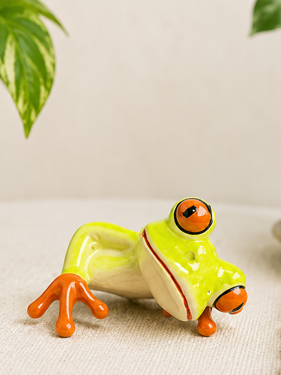 Tree frog plant buddy